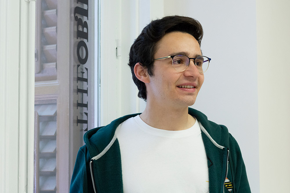 La startup Hobeen lanza su app de ahorro energético