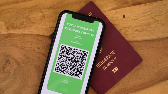 Así será el 'certificado digital covid' de la Unión Europea con el que podrás viajar