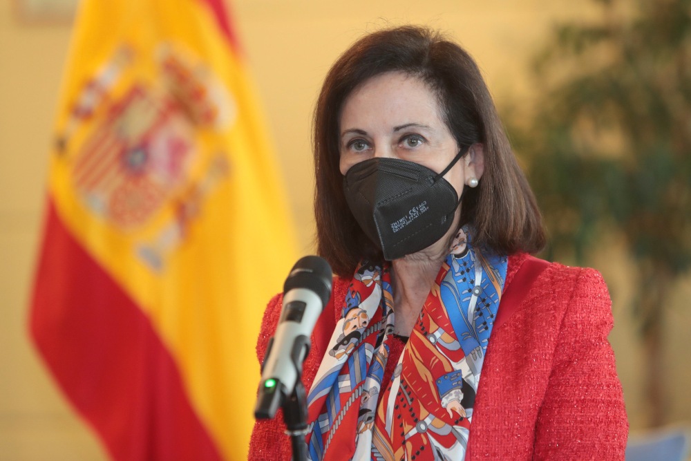 Robles acusa a Marruecos de agresión y chantaje en Ceuta: «Con España no se juega»