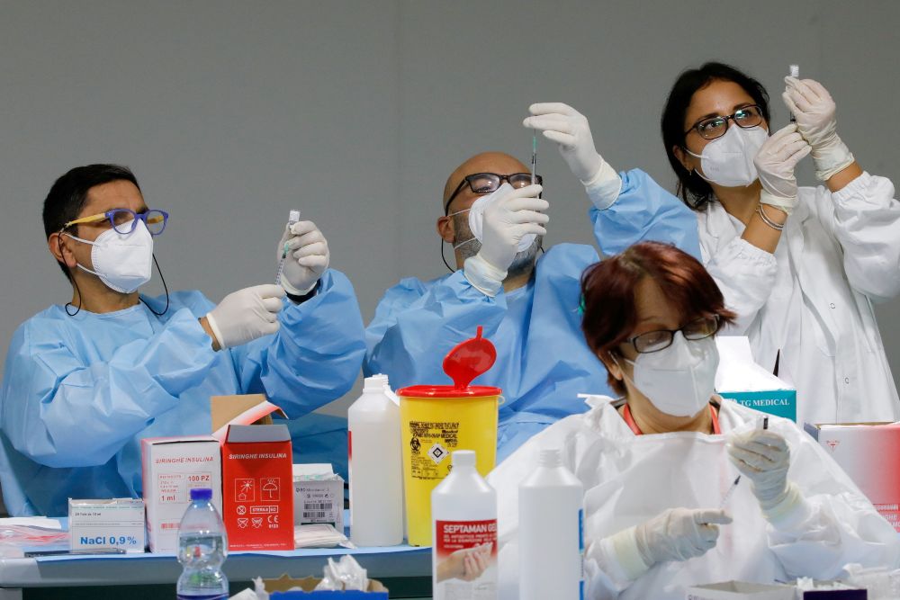 Un estudio italiano muestra que las vacunas reducen los ingresos y las muertes en más del 90%