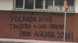 Aparece una pintada en el barrio de Yolanda Díaz que la tacha de "traidora a la clase obrera"