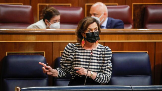 Sesión de control: el PP acusa al Gobierno de buscar un referéndum pactado y Calvo echa mano de la foto de Colón