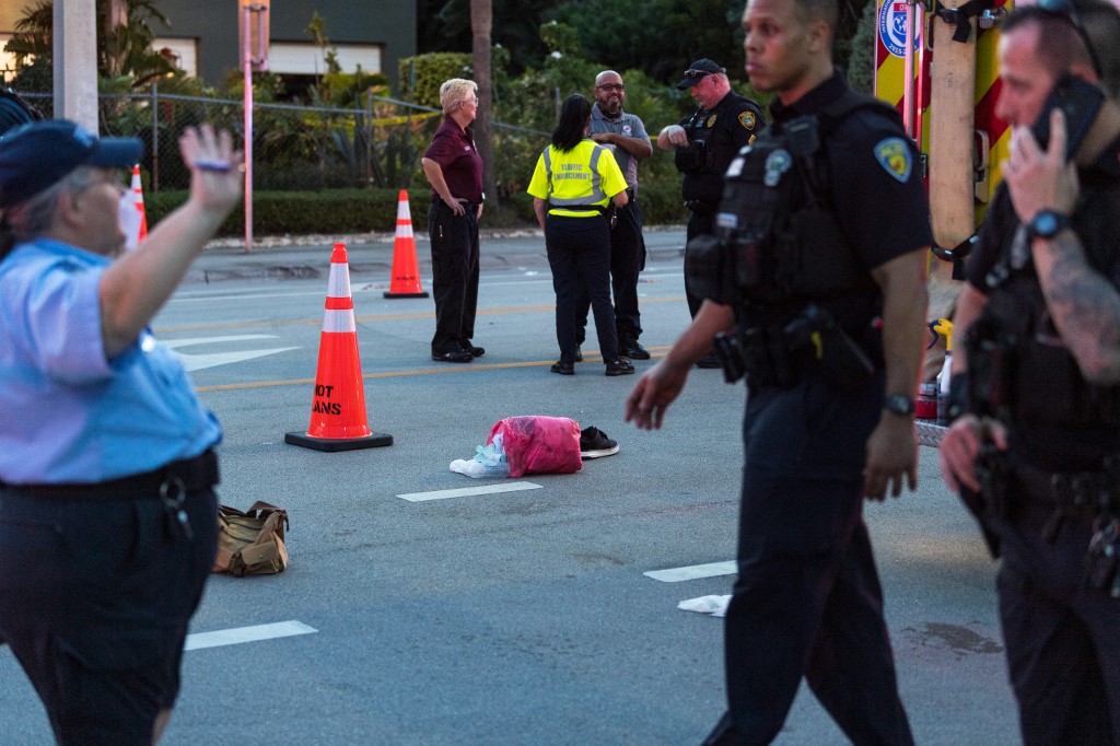Una camioneta embiste el desfile del orgullo LGTBI en Florida y mata a una persona