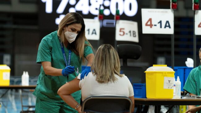 España alcanza los 20,5 millones de inmunizados contra el COVID