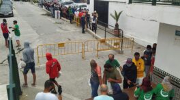La Guardia Civil desaloja en Ceuta a inmigrantes que tratan de colarse en los barcos con rumbo a la península