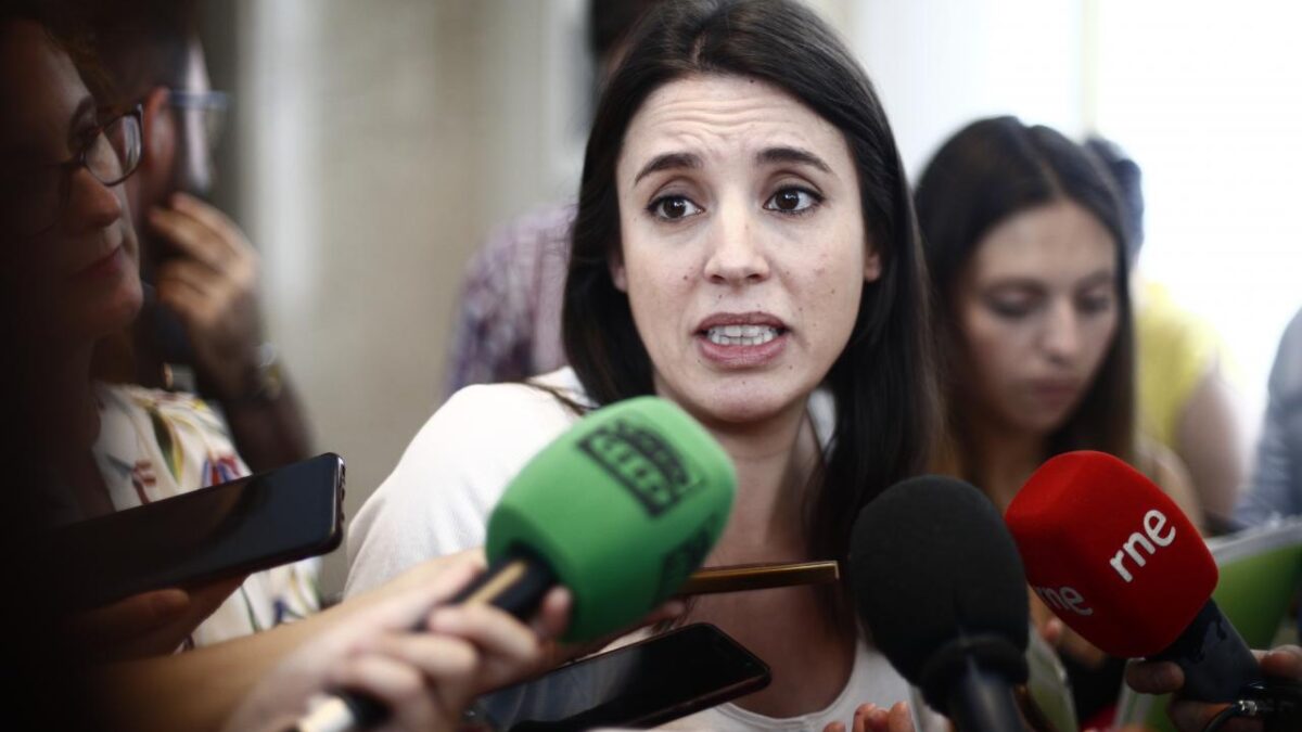 El tesorero y la gerente de Podemos, imputados por el juez en el ‘caso niñera’