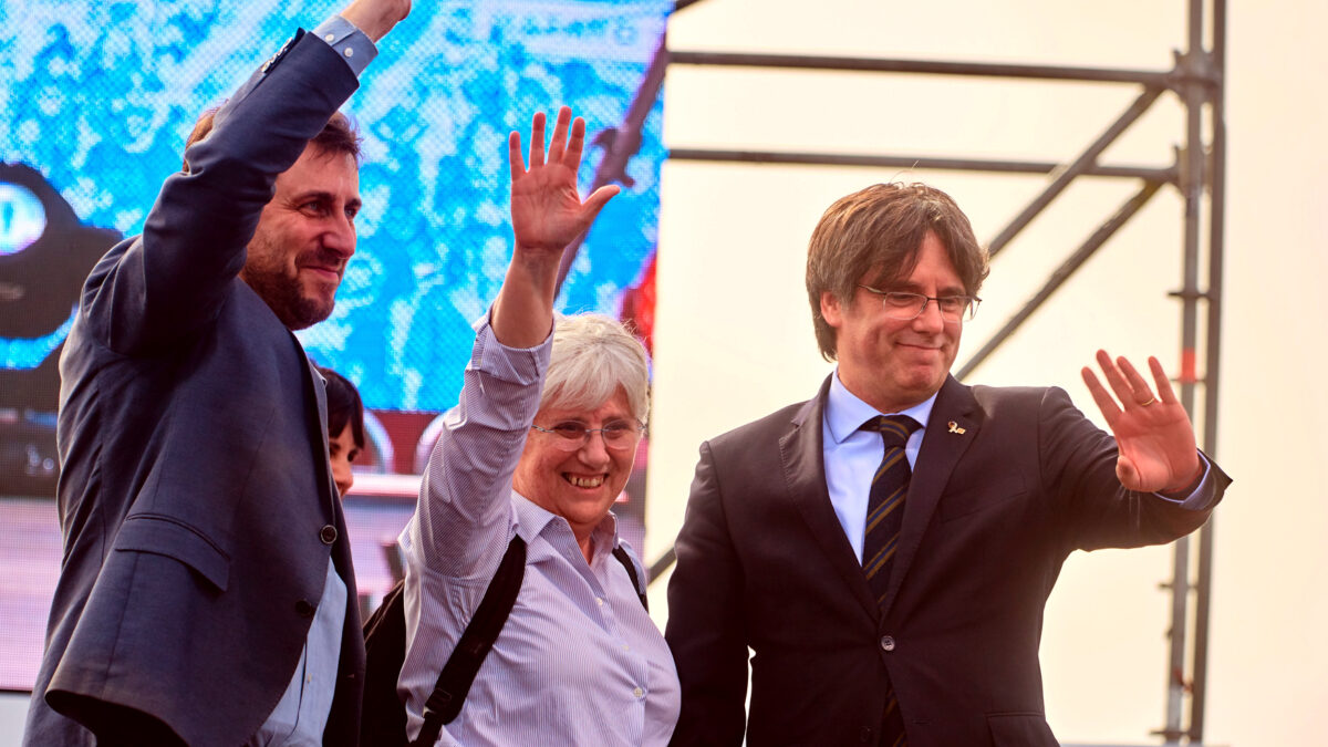 Puigdemont, Comín y Ponsatí sacan pecho en Twitter por la decisión sobre su inmunidad