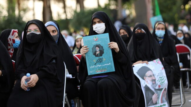 Irán vota en unas presidenciales donde se espera una baja participación