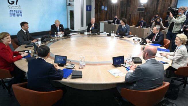 El G7 concluye que la variante ómicron obliga a tomar "acciones urgentes" y "garantizar el acceso a las vacunas"