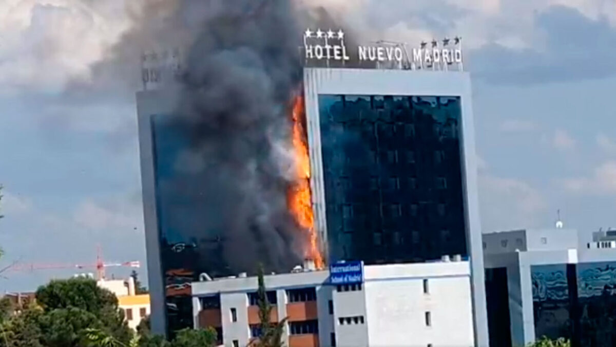 (VÍDEO) Gran incendio en el Hotel Nuevo Madrid