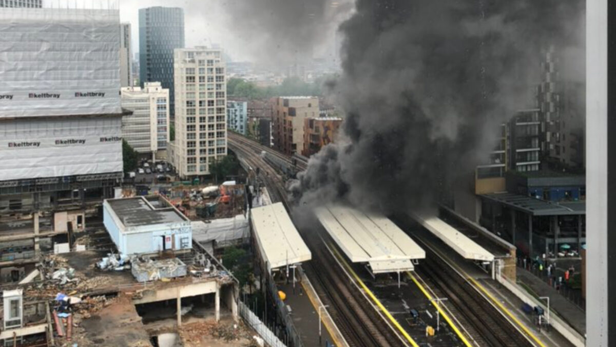 (VÍDEO) Incendio y explosión «grave» cerca de una estación de metro de Londres