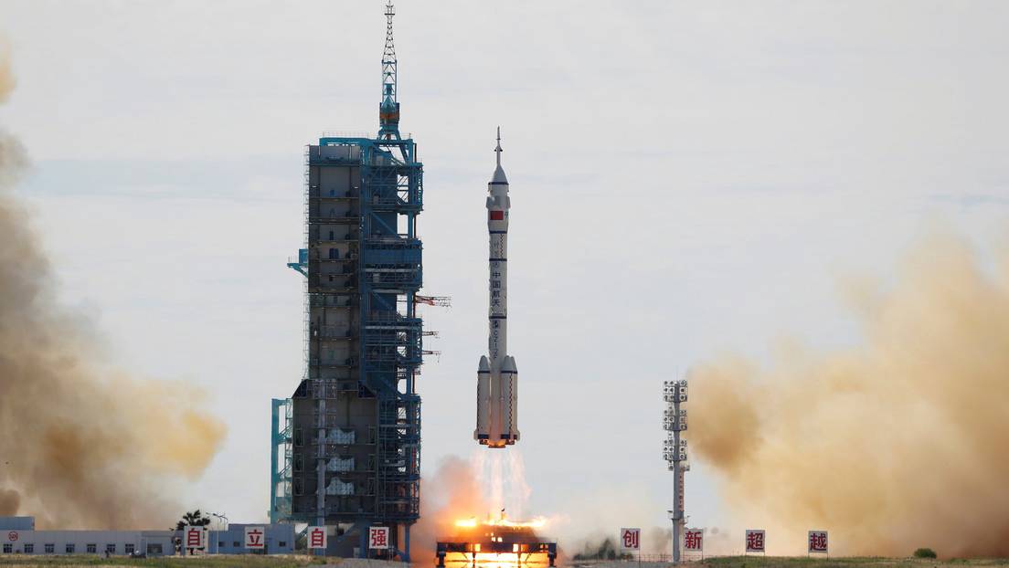 (VÍDEO) China, a la conquista del espacio: envía tres astronautas del Partido Comunista para construir una estación espacial