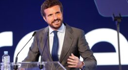 Las encuestas siguen dando el liderazgo a Casado, que necesitaría a Vox para gobernar