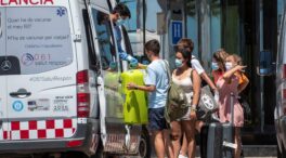 (VÍDEO) Medio centenar de estudiantes de Cádiz aseguran estar "secuestrados" en un hotel de Mallorca por las medidas anticovid tras el macrobrote