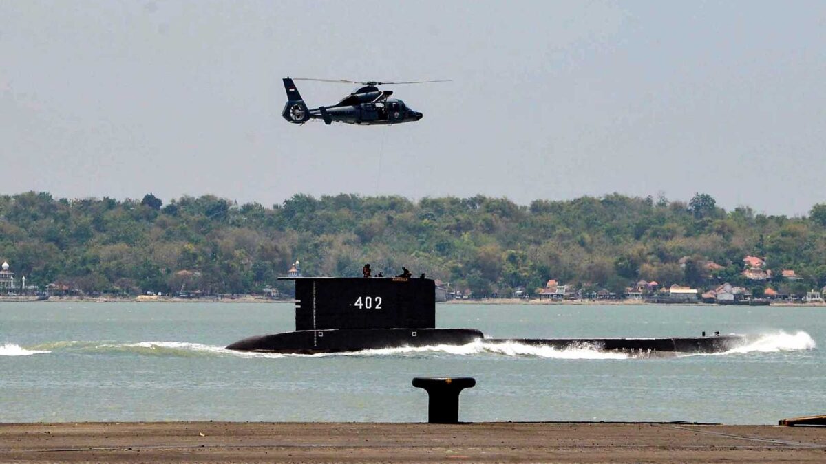 Indonesia abandona la búsqueda del submarino hundido con 53 tripulantes
