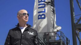 Mas de 76.000 personas firman una petición para que Jeff Bezos no regrese a la Tierra tras viajar al espacio