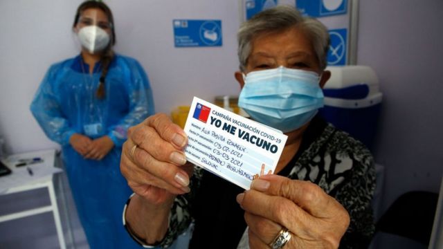 La pandemia sigue desatada en Chile tras 4 meses de trepidante vacunación