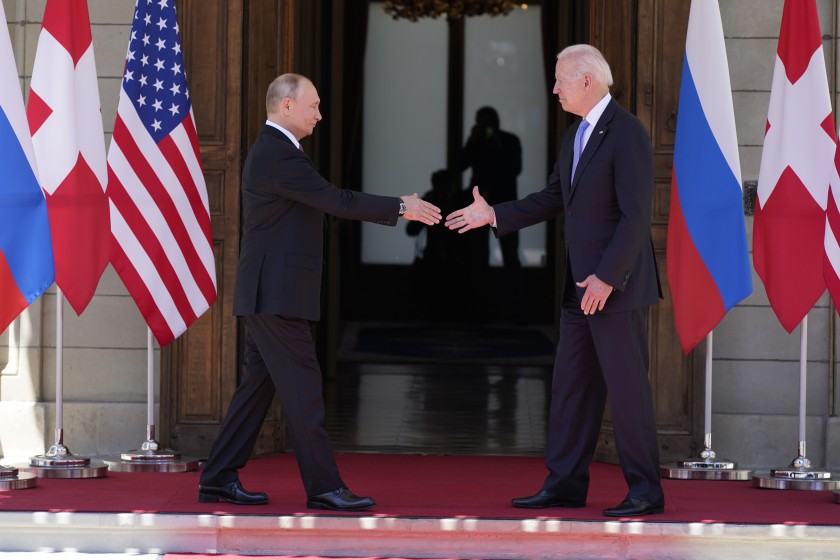 Biden exige a Putin que tome medidas contra los ciberataques desde Rusia