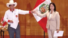 Castillo mantiene una ligera ventaja sobre Fujimori en las elecciones peruanas en medio de denuncias por fraude