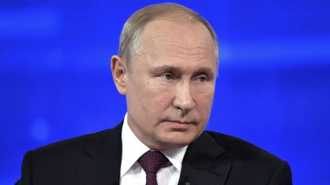 Putin confiesa que le administraron la vacuna nasal rusa contra el coronavirus