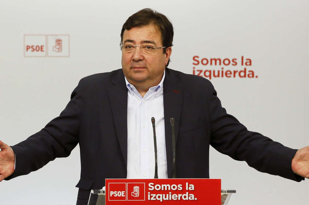 (VÍDEO) Guillermo Fernández Vara es abucheado tras justificar los indultos de los líderes del ‘procés’