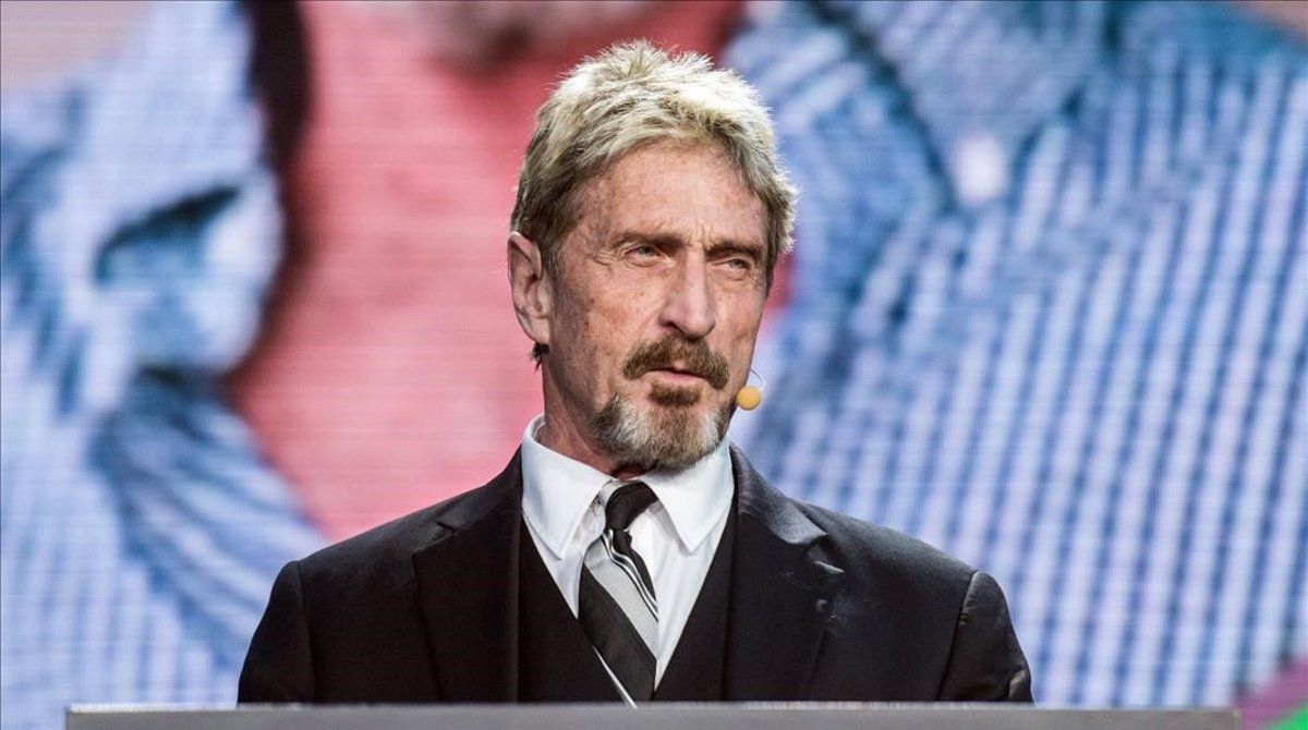 El cadáver de McAfee sigue en Barcelona siete meses después de su suicidio