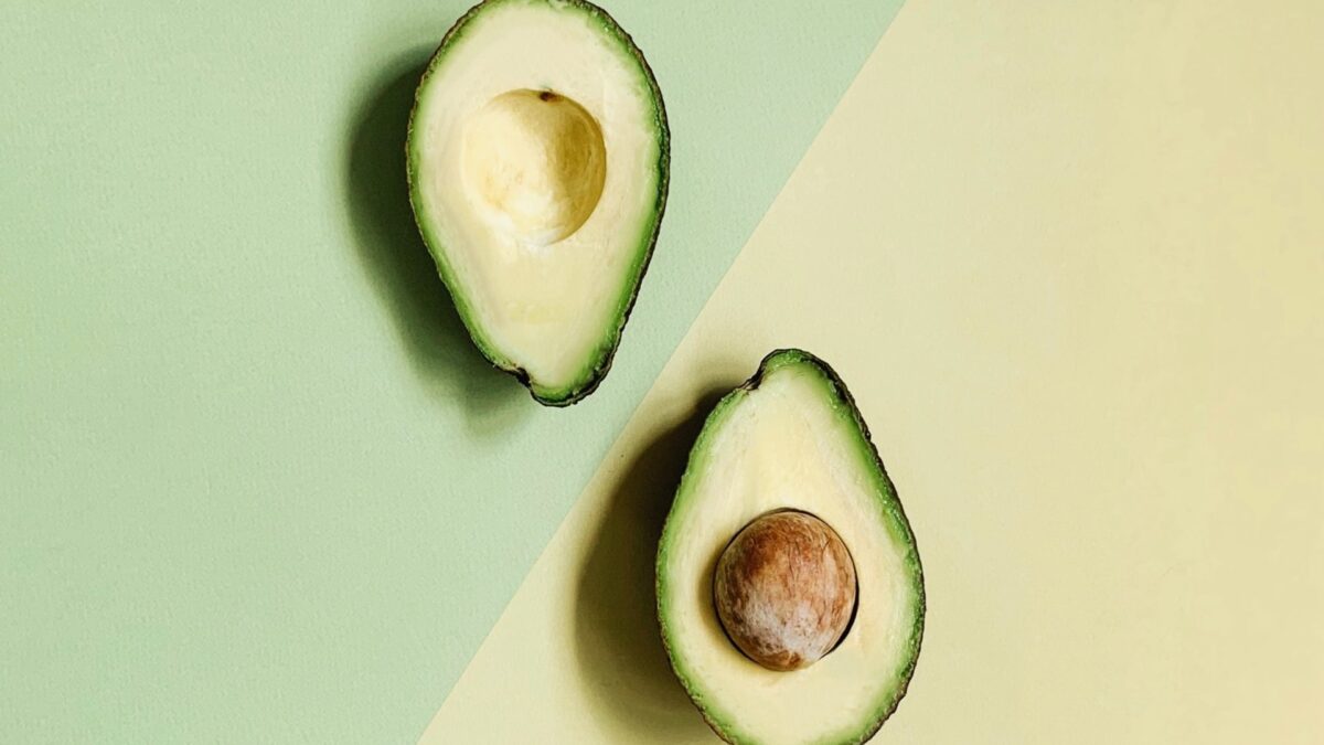 Las cualidades (¿afrodisiacas?) de la fruta de moda, el aguacate