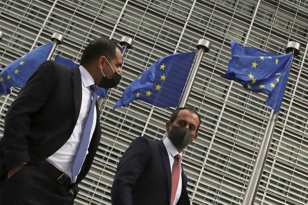 Un 48% de los europeos están satisfechos con la gestión de la pandemia por la UE