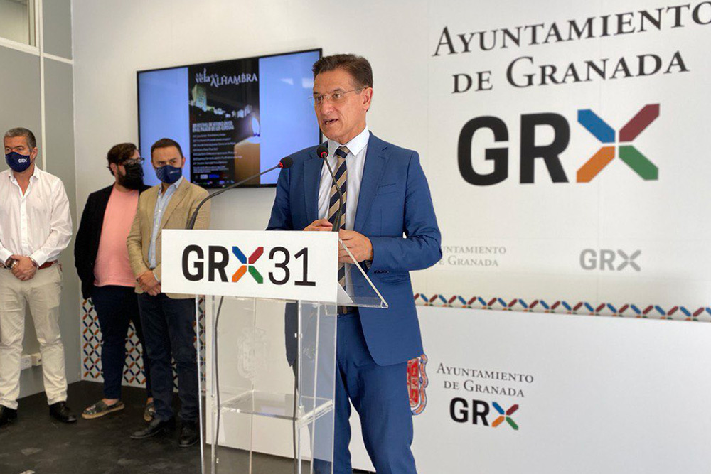 El alcalde de Granada (Cs) dimite tras quedarse en minoría y apoya al PSOE