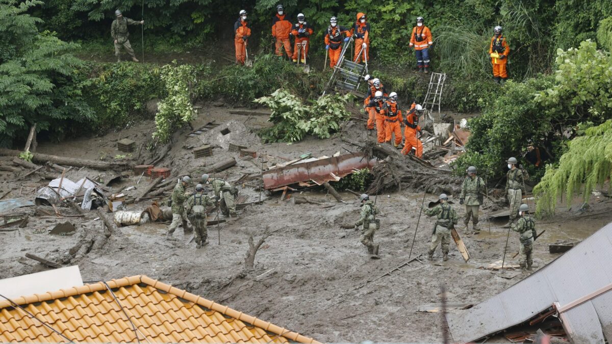 (VÍDEO) La terrible alud de Japón deja al menos 4 muertos y 80 desaparecidos