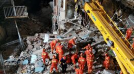 (VÍDEO) Ascienden a 17 los muertos por el derrumbe de un hotel en China