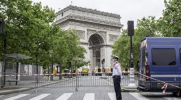 (VÍDEO) Disturbios en París durante una manifestación contra la imposición del certificado covid y la vacunación obligatoria de los sanitarios