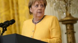 (VÍDEO) Merkel deja a un lado la seriedad que le caracteriza y rompe a reír por culpa de este momento insólito en Estados Unidos