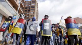 (VÍDEO) Al menos 22 detenidos y 21 policías heridos en protestas en Colombia