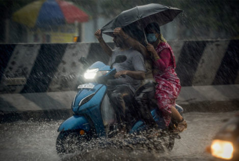 Las lluvias monzónicas dejan ya al menos 124 muertos y 150.000 evacuados en India