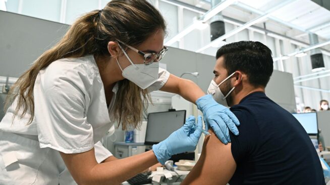 Sanidad anuncia una cuarta dosis de la vacuna del covid para toda la población