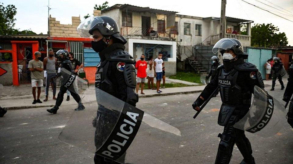 Cuba, una semana después de las protestas: las calles son de la policía