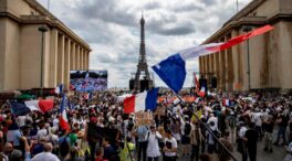 (VÍDEO) Francia adopta la ley del certificado sanitario en medio de fuertes protestas