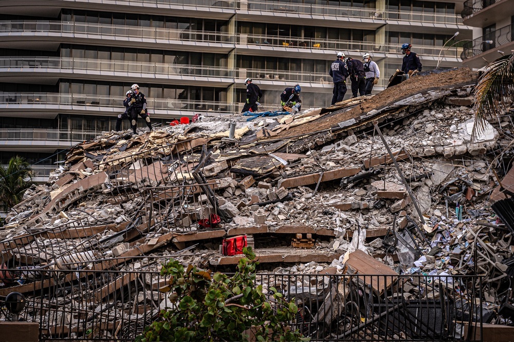 Suben a 96 los muertos en el derrumbe del edificio residencial en Miami-Dade