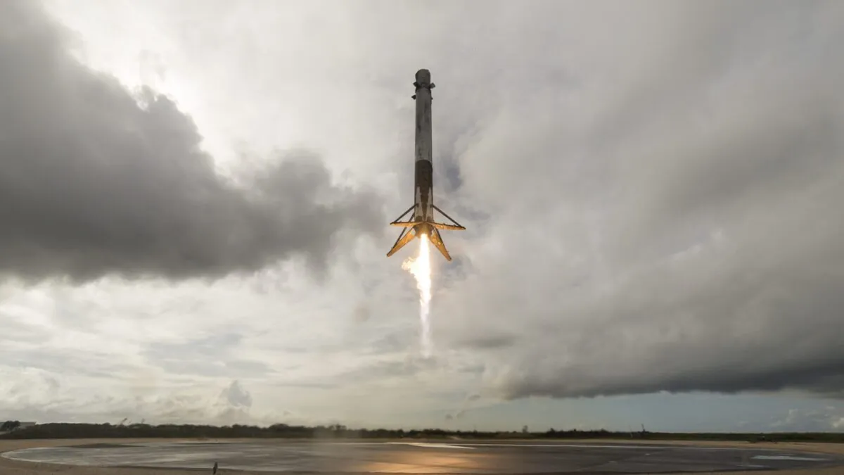 (VÍDEO) Espectacular aterrizaje del Falcon 9 de SpaceX