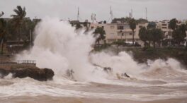 Elsa pierde categoría de huracán antes de tocar tierra en Florida