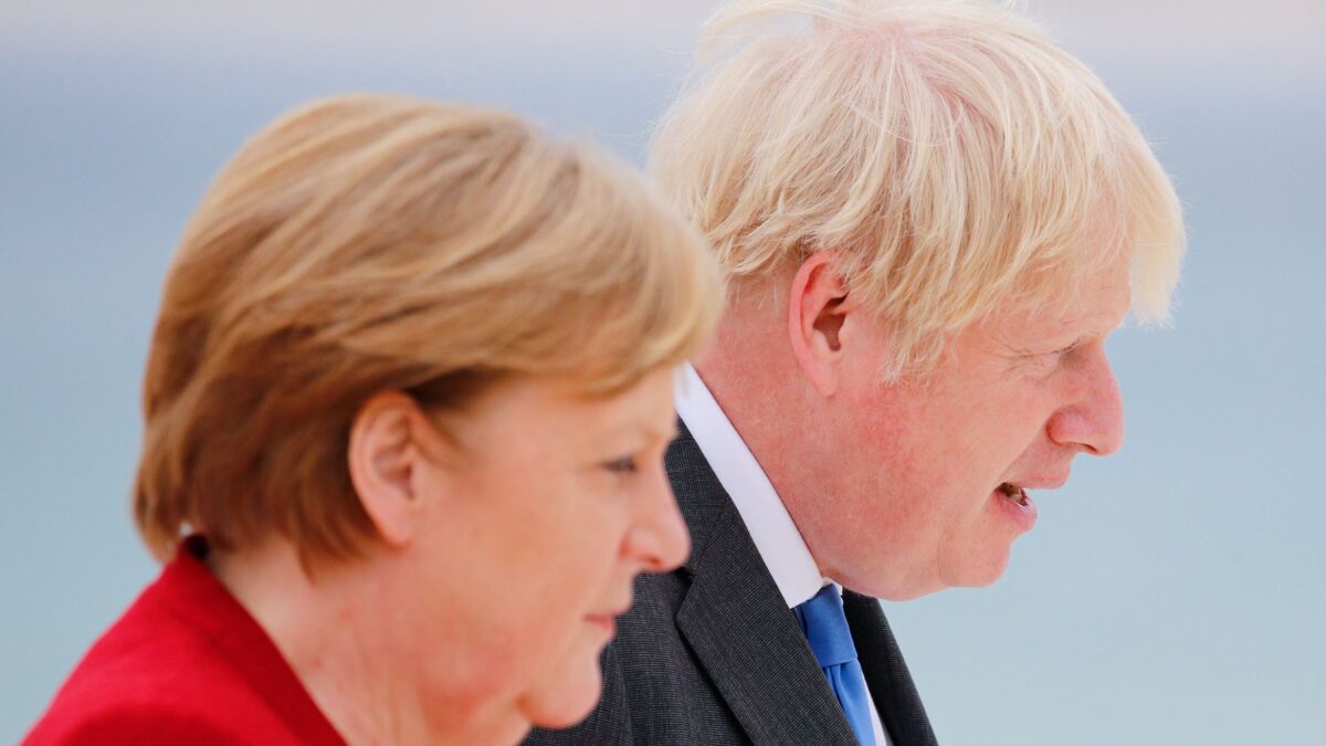 Merkel se reúne con Johnson en Reino Unido en el que será su último viaje oficial al país como canciller alemana
