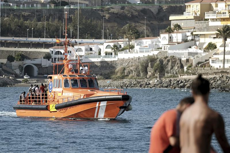 Sigue la presión migratoria en España: rescatan a 9 inmigrantes marroquíes en aguas del Estrecho