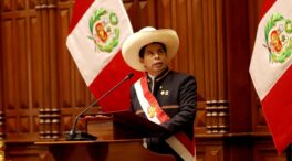 La oposición formaliza la petición de destitución de Castillo en Perú