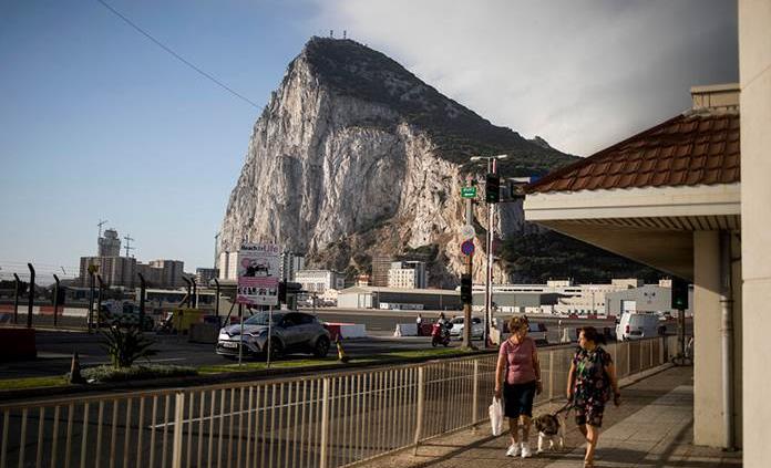 La UE presenta la negociación con el Reino Unido sobre Gibraltar después del acuerdo que permite levantar la verja