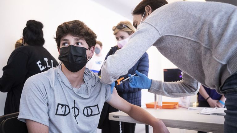 Madrid abre autocita de vacunación para la franja de edad de 12 a 15 años
