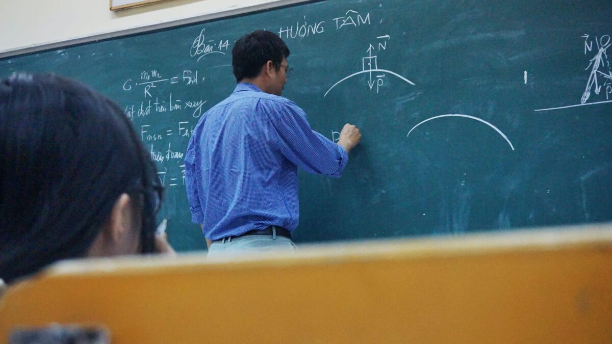 Autentificar un Goya o destruir un tumor: ¿por qué es buena idea estudiar Física?