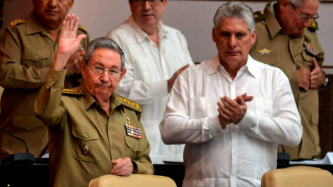 Condena internacional a la llamada del presidente cubano a "combatir" las protestas