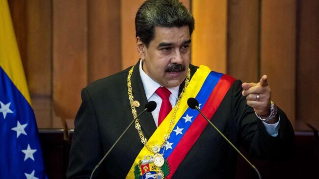 Maduro ratifica su "firme apoyo" a Rusia en una conversación telefónica con Putin