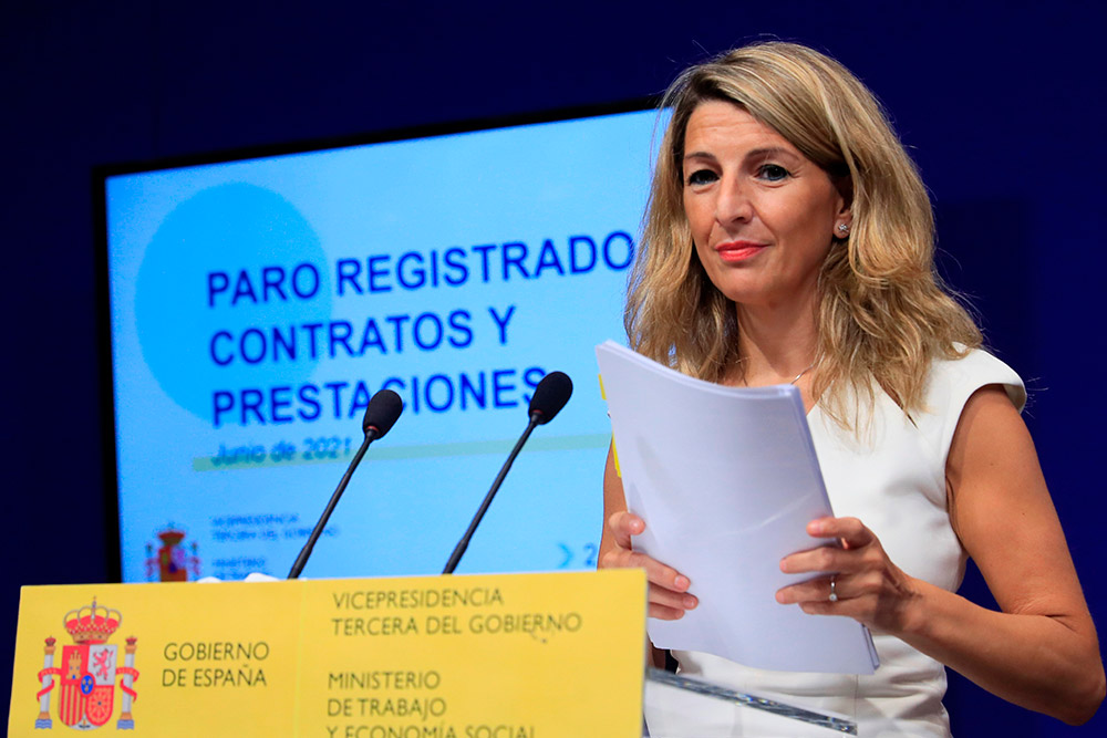 Díaz asegura que está dialogando con Sánchez la subida del SMI en 2021
